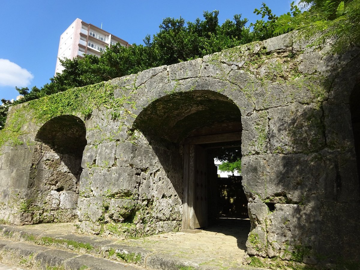 🏛️ 옛 숭원사 첫째 문 및 돌담 (구 소겐지 다이이치몬 오요비 세키쇼) 이미지 3